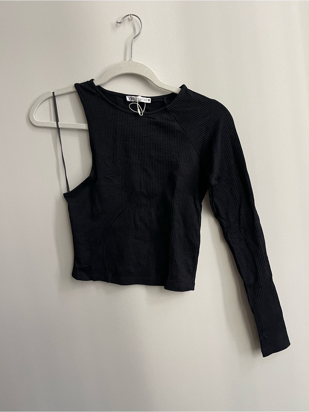 Zara Black Asymmetric One-Sleeve Ribbed Crop Top